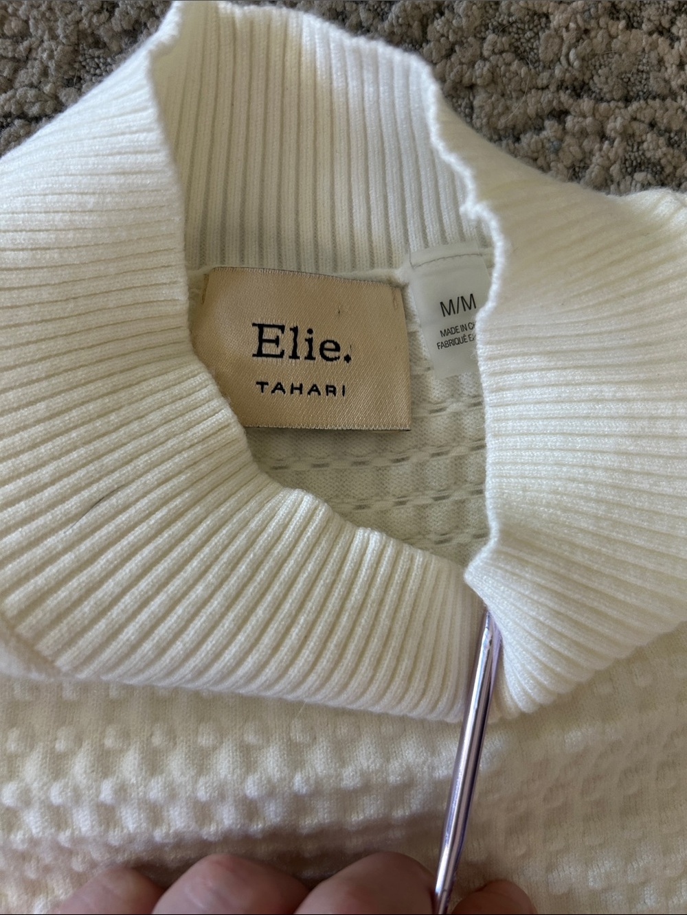 Elie Tahari Cream Short-Sleeve Textured Crewneck Top - Picture 2 of 7